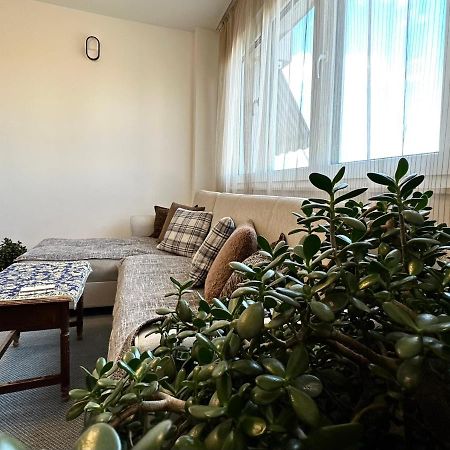 Yellowhouse Prishtinë Luaran gambar