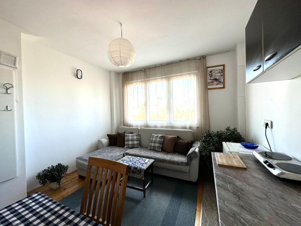 Yellowhouse Prishtinë Luaran gambar